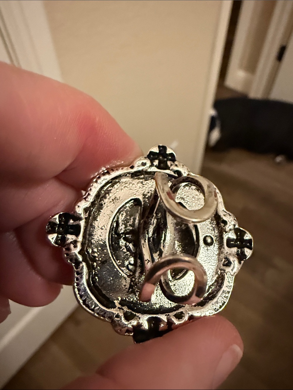 Silver Buffalo Coin-Style Statement Ring Adjustable - Picture 3 of 4